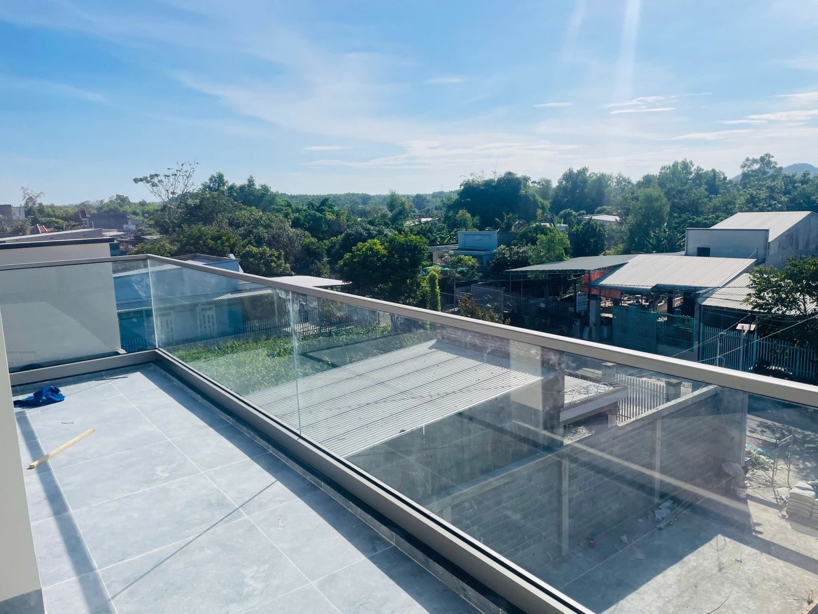 lan can cầu thang kính đẹp rẻ tại TP.HCM, Đồng Nai