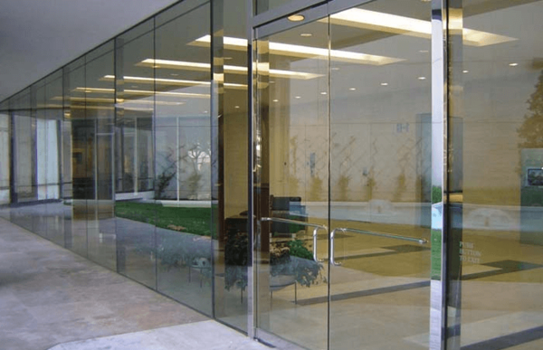 cửa kính cường lực 