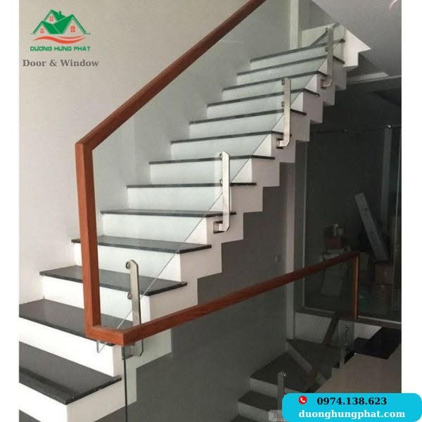 thi công cầu thang kính đẹp tại Dĩ An Bình Dương