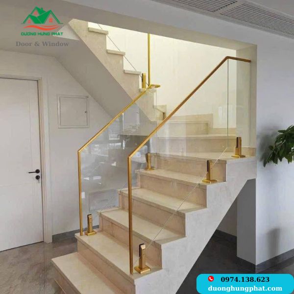 thi công cầu thang kính uy tín chuyên nghiệp tại TP.HCM