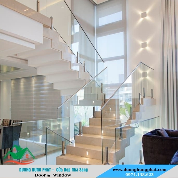 cầu thang kính tay vịn inox trụ lững đẹp