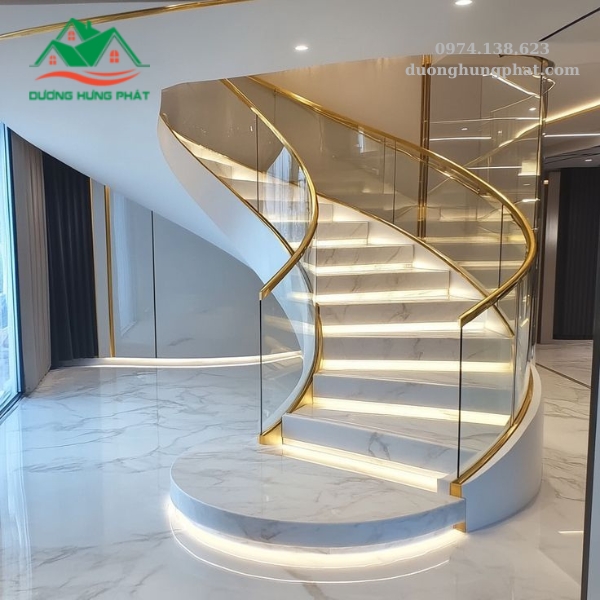 thi công cầu thang kính uốn cong giá rẻ