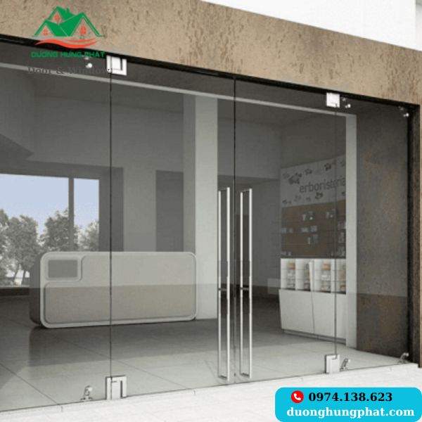 thi công cửa kính bản lề sàn chuyên nghiệp