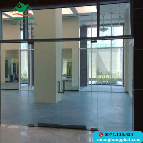 Cửa Kính Bản Lề Sàn Có Bền Không?