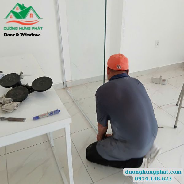 cửa kính cường lực Củ Chi 