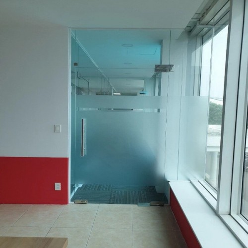 Thi Công Cửa Kính Cường Lực 1 Cánh Gía Rẻ Tại Quận 7 TP.HCM