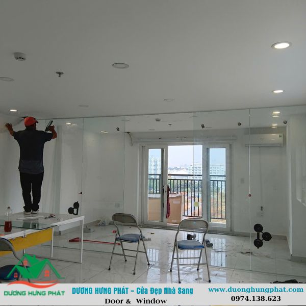 thi công cửa kính cường lực quận 1 TP.HCM