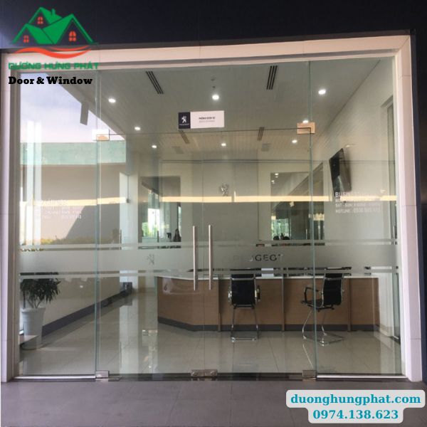 cửa kính cường lực quận 12