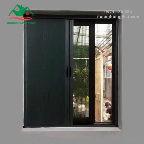 thi công cửa lưới chống muỗi kèm rèm tổ ong giá tốt tại quận 7 TP.HCM