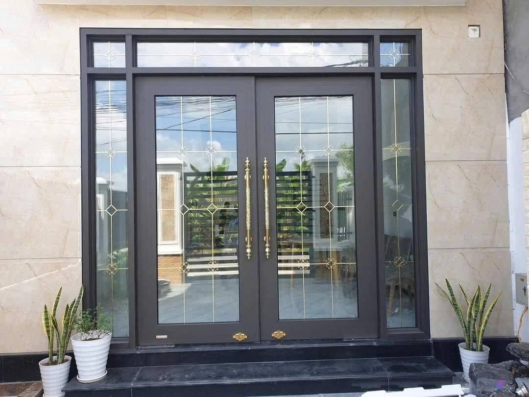 thi công cửa nhôm thủy lực màu xám