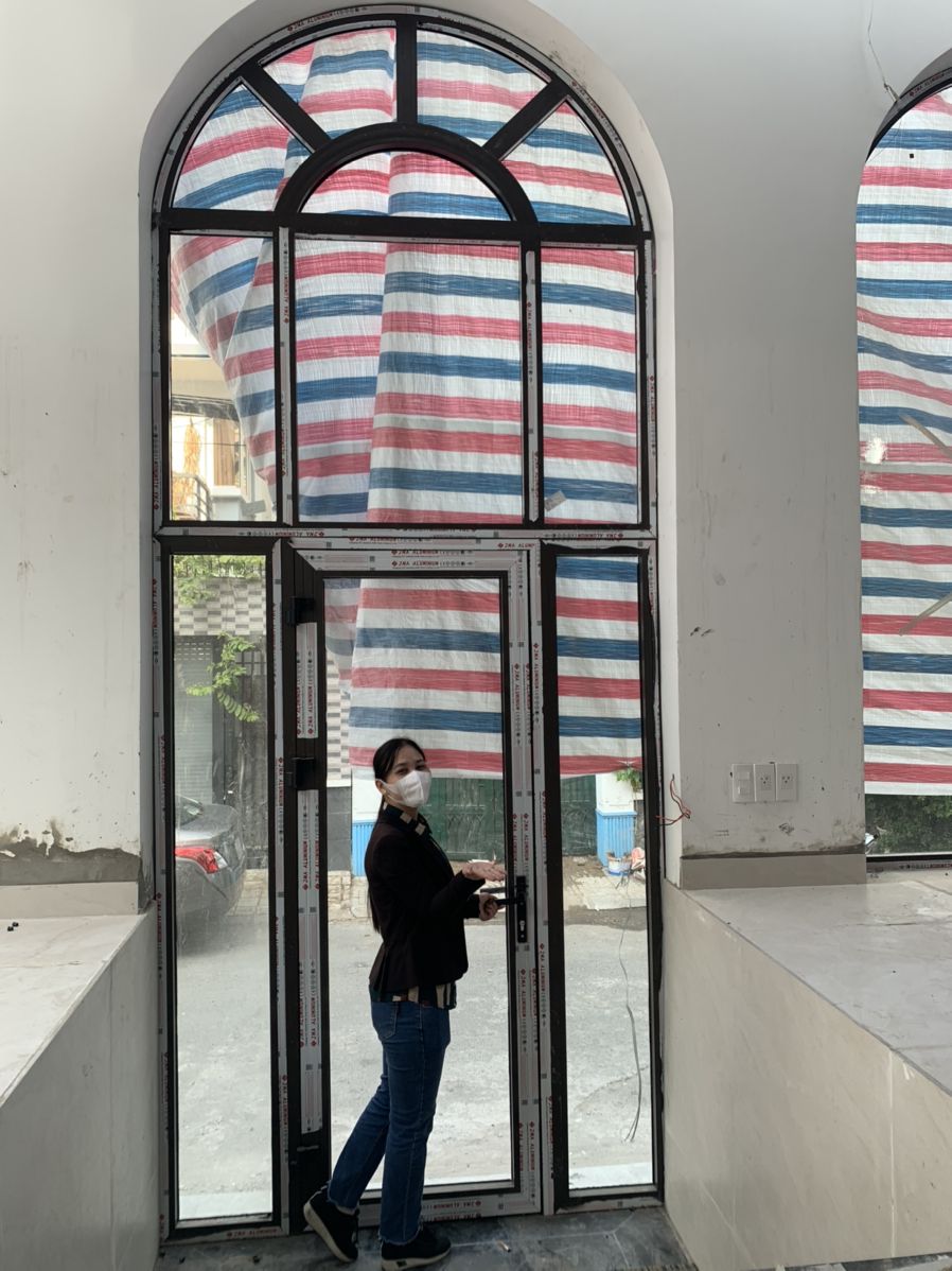 thi công cửa nhôm Xingfa mái vòm giá rẻ