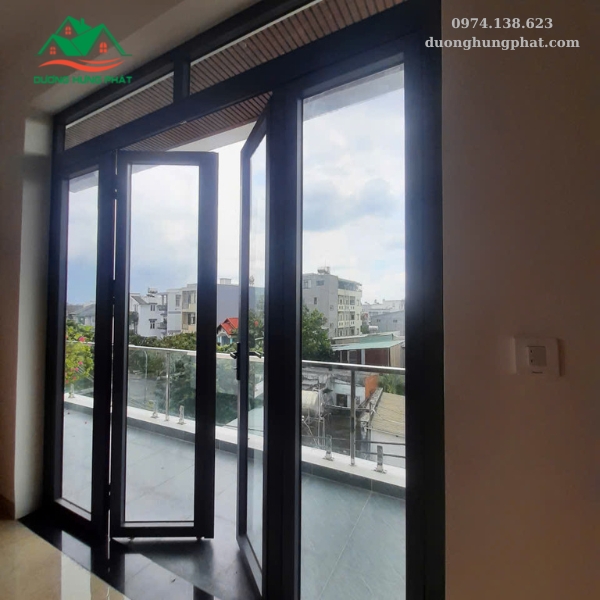 cửa nhôm Xingfa mở quay 4 cánh tại Bình Thạnh
