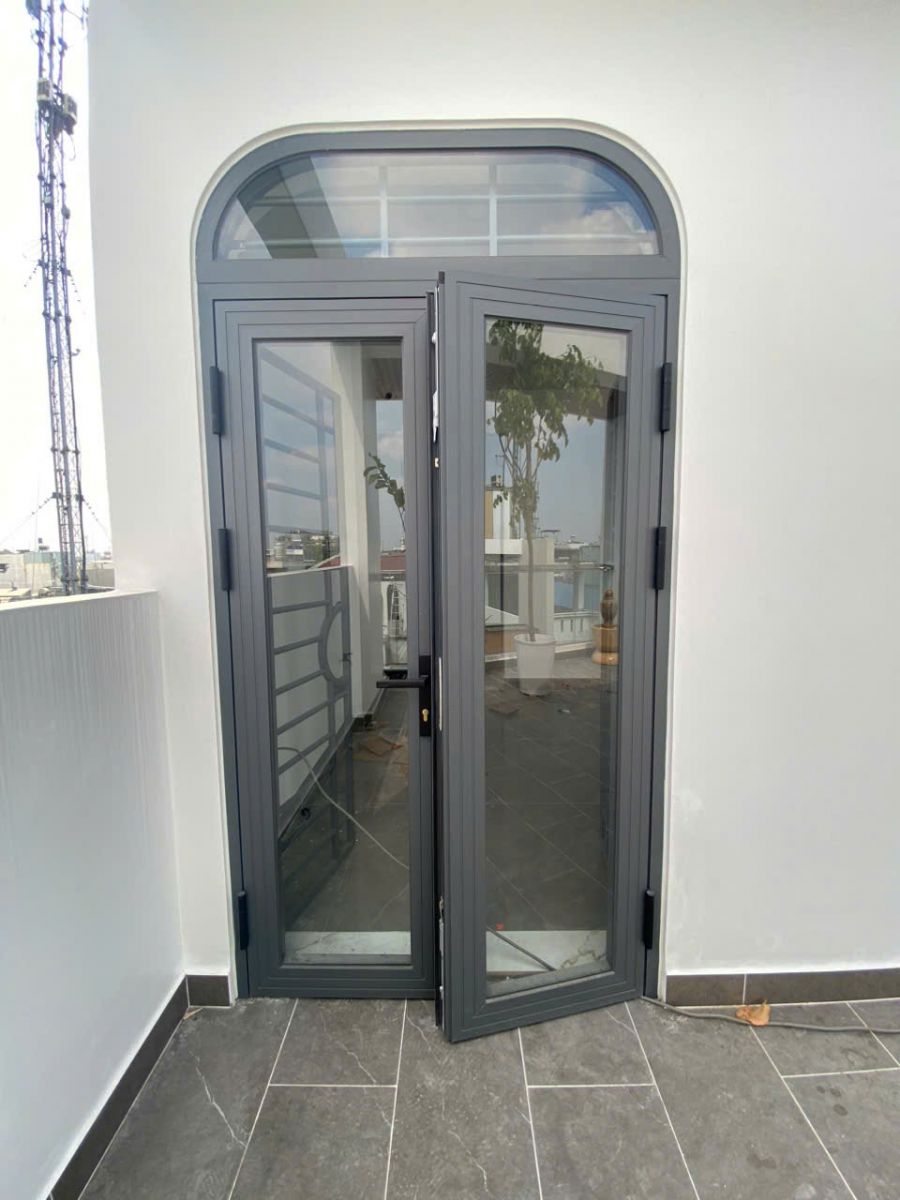 cửa nhôm Xingfa uốn vòm 2 cánh mở quay