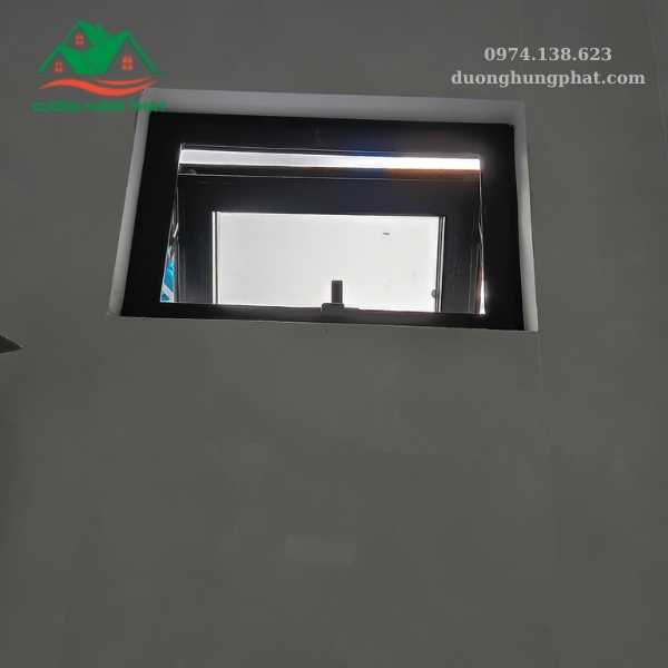 cửa sổ nhôm Xingfa mở hất màu đen