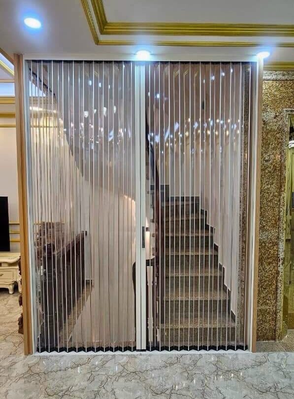 cửa xếp lá nhựa khung nhôm
