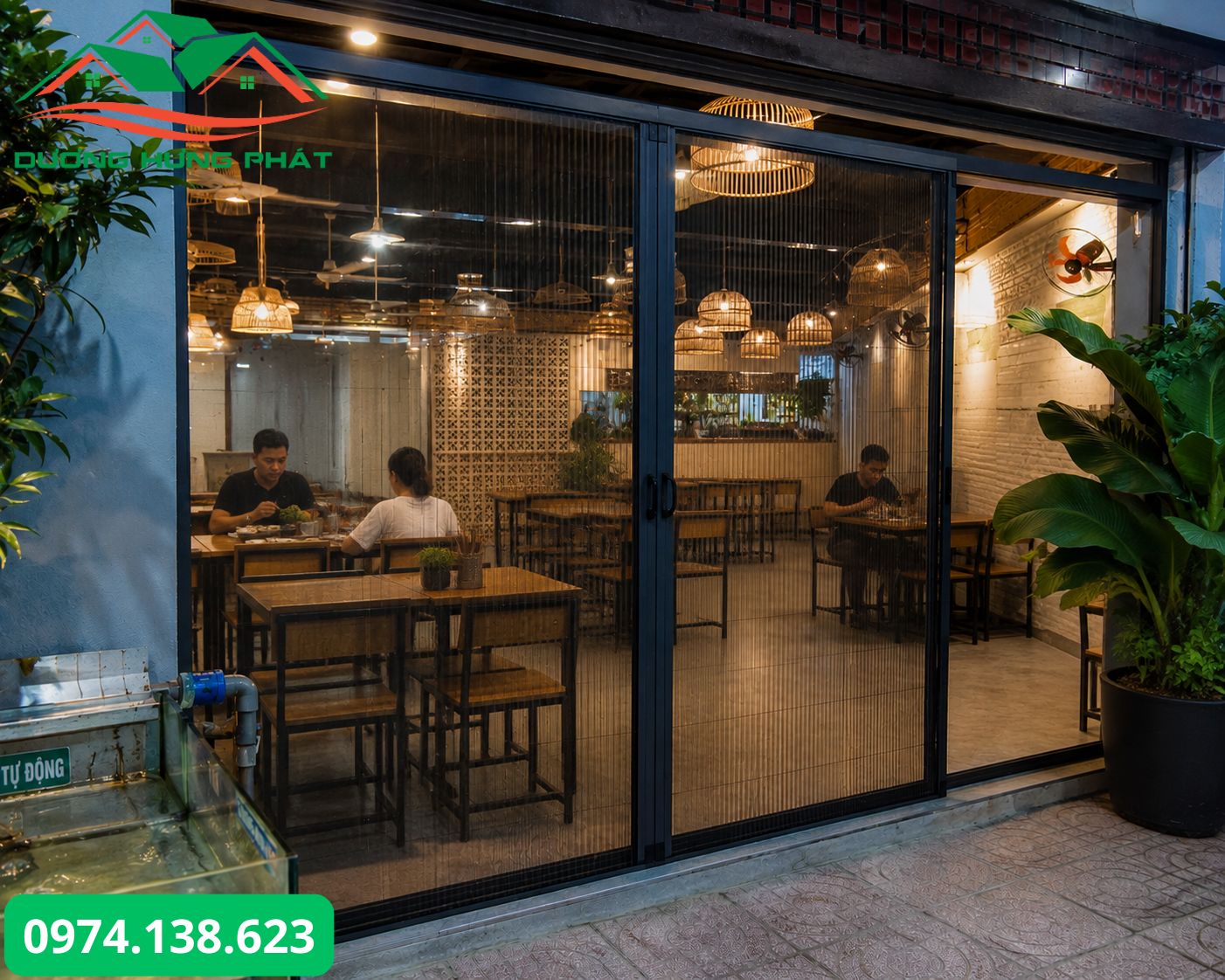 Cơ sở kinh doanh tại phường Bình Lợi Trung được lắp đặt cửa lưới chống muỗi