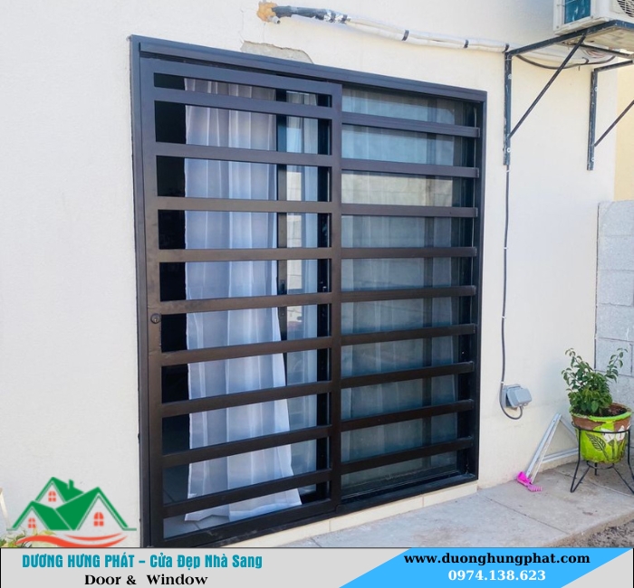 khung bảo vệ cửa sổ bằng sắt vuông