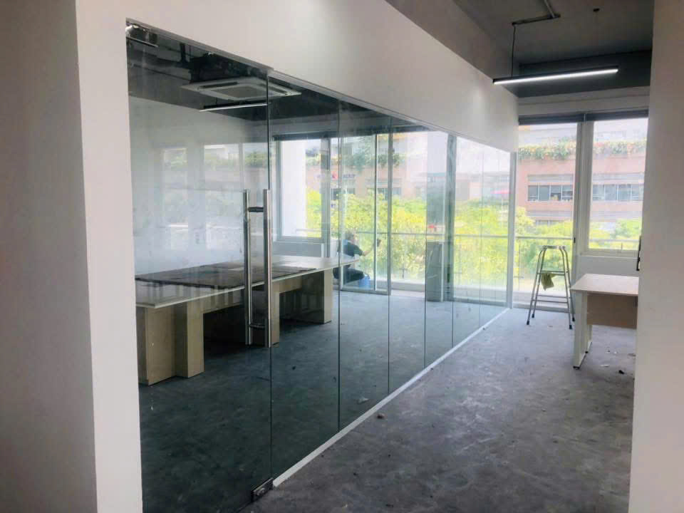 vách ngăn kính tại củ chi