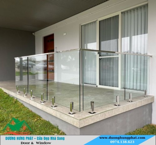 Lắp Lan Can Kính Cường Lực Tại Quận 7 Uy Tín Gía Rẻ