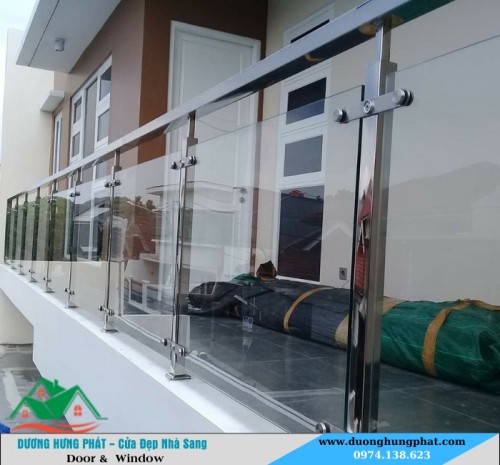Chuyên Sản Xuất Thi Công Lan Can Cầu Thang Kính Tại Tân Phú TP.HCM