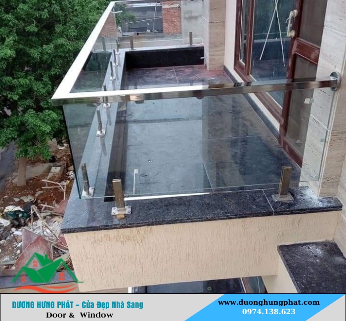 lan can kính tay vịn inox tại Củ Chi