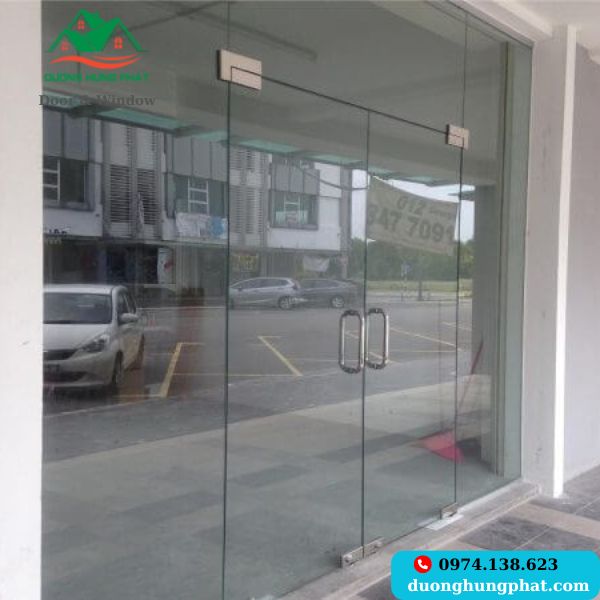 lắp đặt cửa kính bản lề sàn Tân Bình
