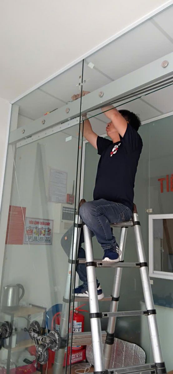 lắp đặt cửa kính tự động tại Tân Bình TP.HCM