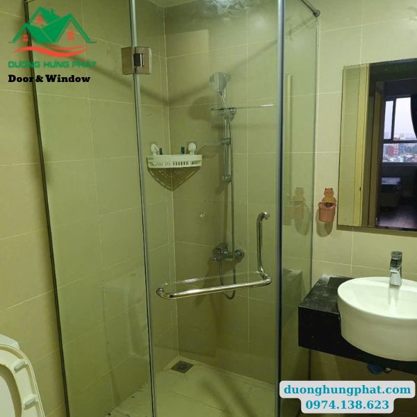lắp đặt phòng tắm kính quận 12