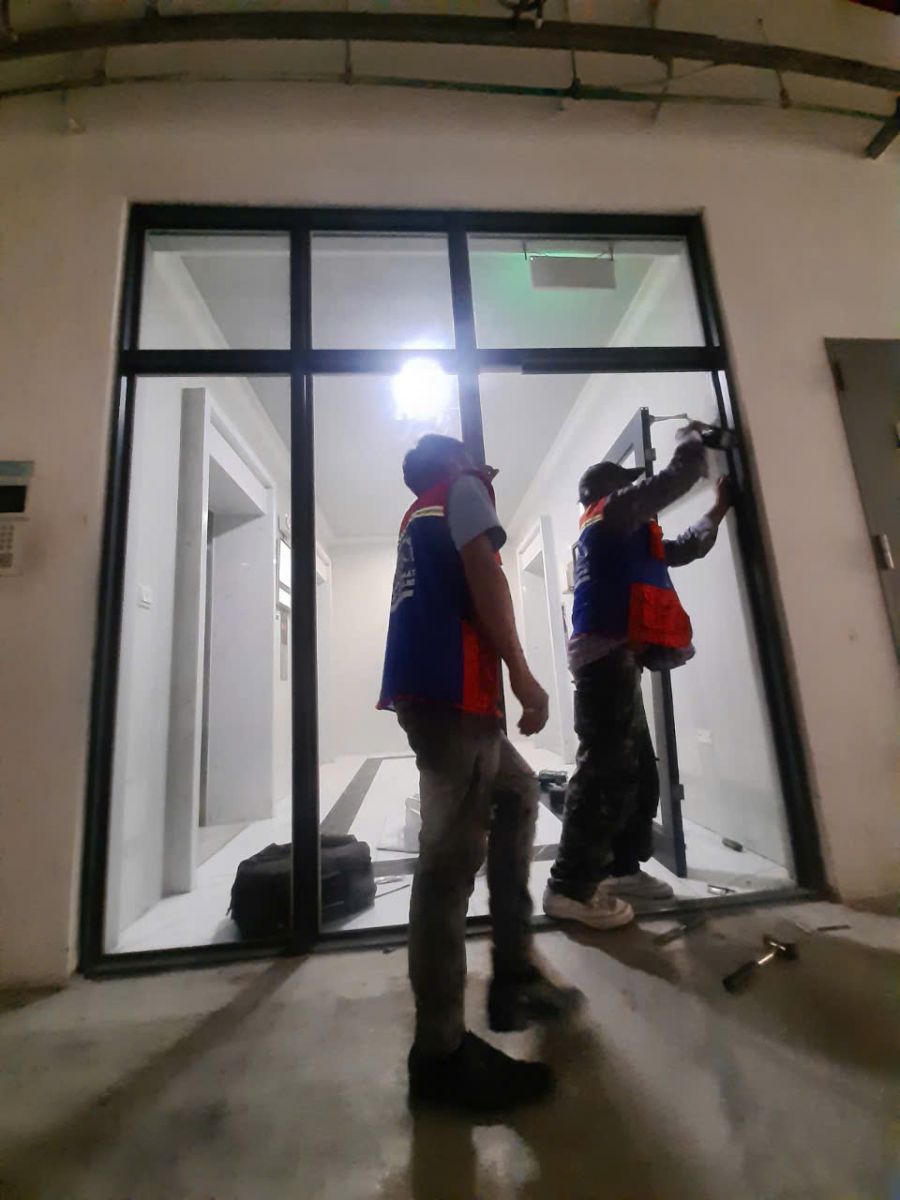 sửa chữa nhôm kính giá rẻ tại Tân Sơn Nhỉ TP.HCM