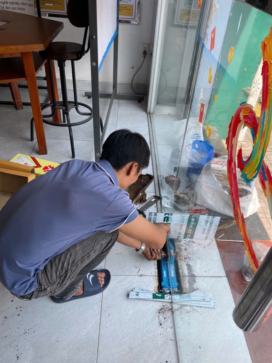 sửa chữa cửa nhôm kính chuyên nghiệp giá rẻ tại Tân bình TP.HCM