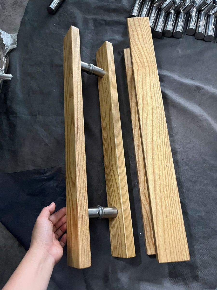 tay nắm gỗ hình vuông