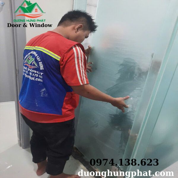 Thi công buồng tắm kính uy tín giá rẻ quận 10 TP.HCM