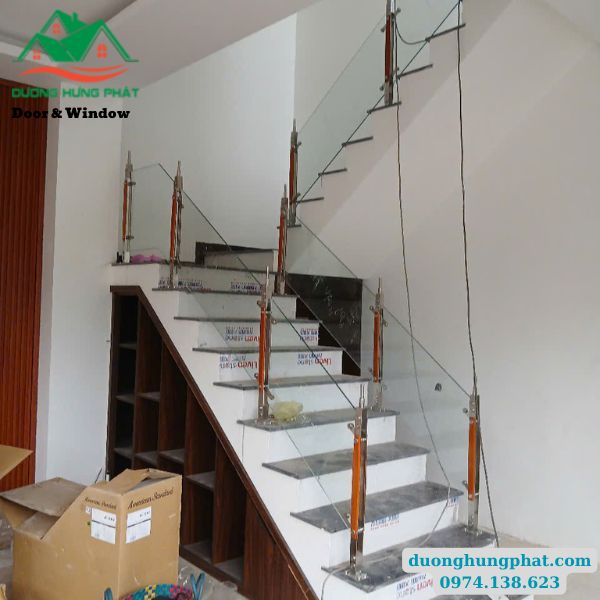 thi công cầu thang lan can kính quận 9 TP.HCM