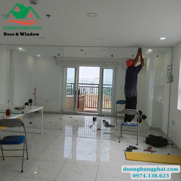 thi công cửa kính cường lực tại Củ Chi TP.HCM