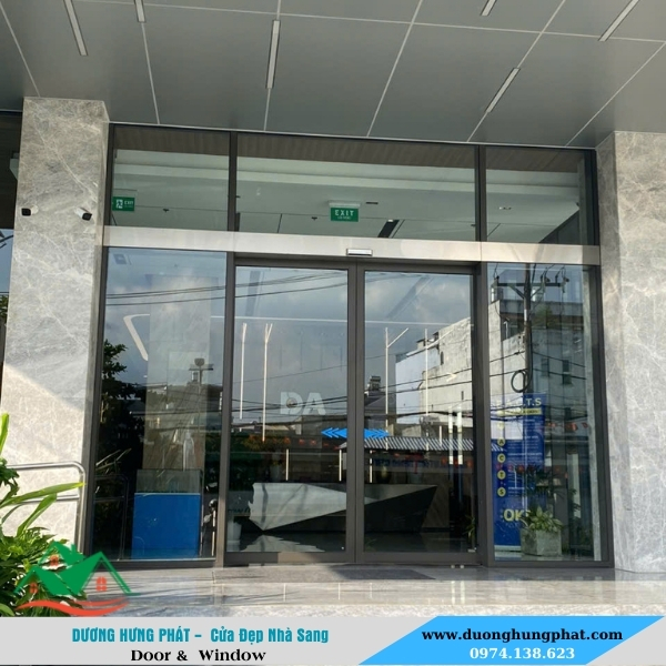 công trình cửa kính tự động tai quận 12