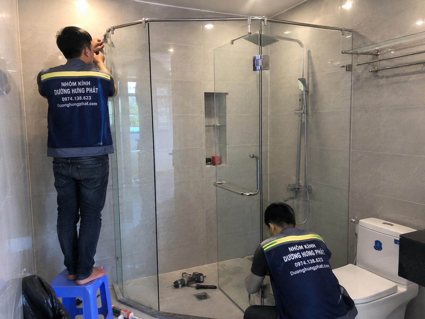 thi công vách kính nhà tắm giá rẻ tại Tân Bình TP.HCM