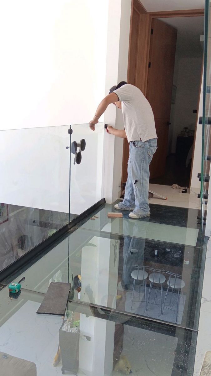 thợ sửa chữa cửa nhôm kính uy tín giá rẻ tại TP.HCM