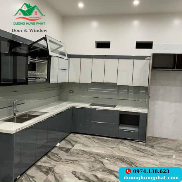 tủ bếp hợp kim nhôm cánh kính