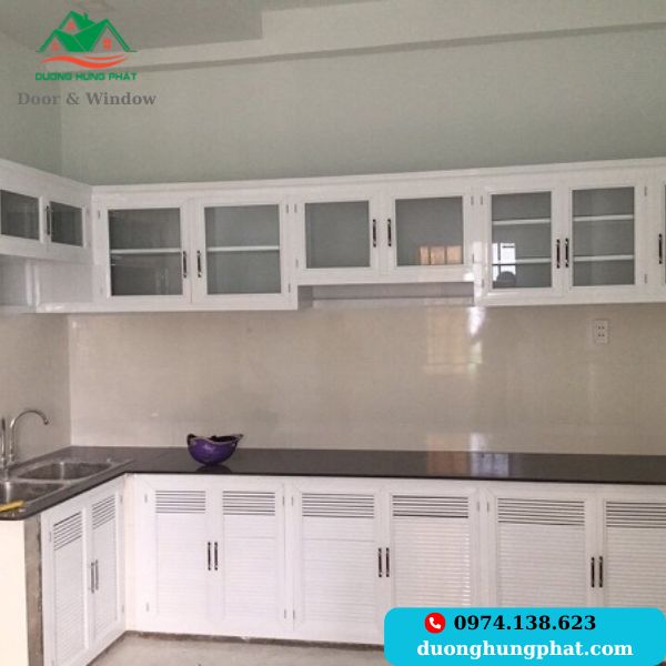 tủ bếp màu trắng sữa