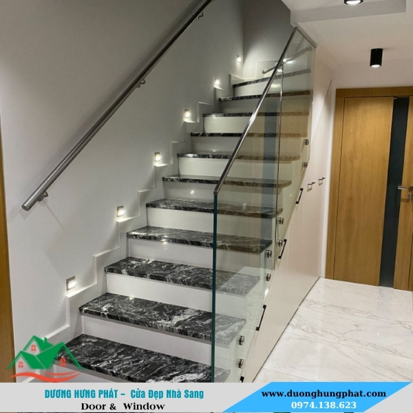 ứng dụng cầu thang kính trong thiết kế căn hộ