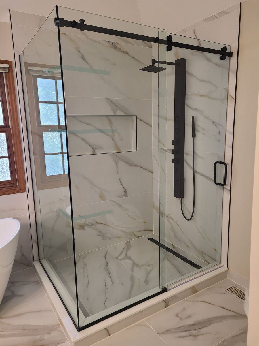 ứng dụng kính cường lực làm phòng tắm kính