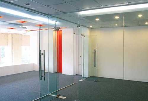 Cửa kính bản lề sàn chịu va đập cao