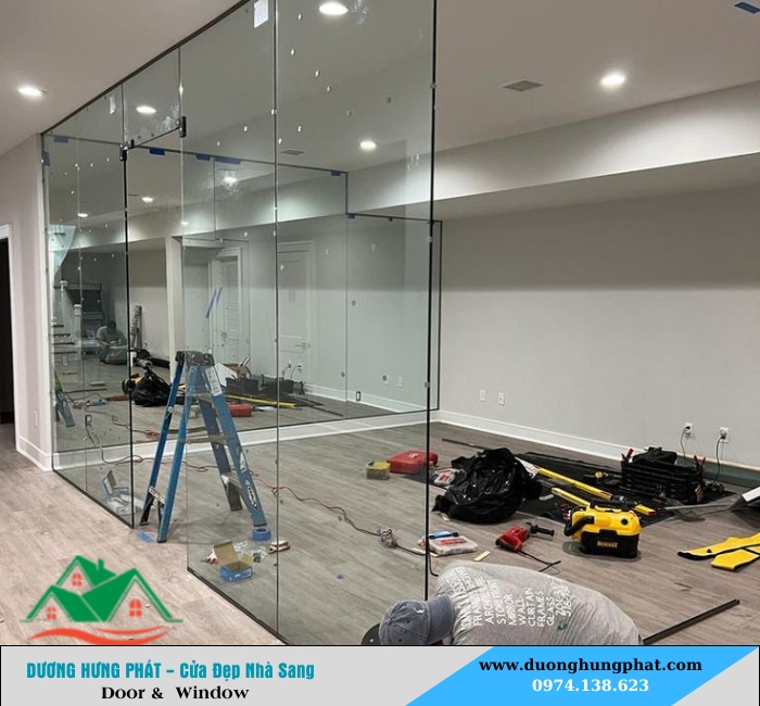 vách kính ngăn văn phòng giá rẻ tại quận 2 TP.HCM