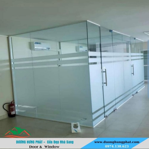 Thi Công Vách Kính Cường Lực Giá Rẻ Tại Âu Cơ Tân Bình TP.HCM