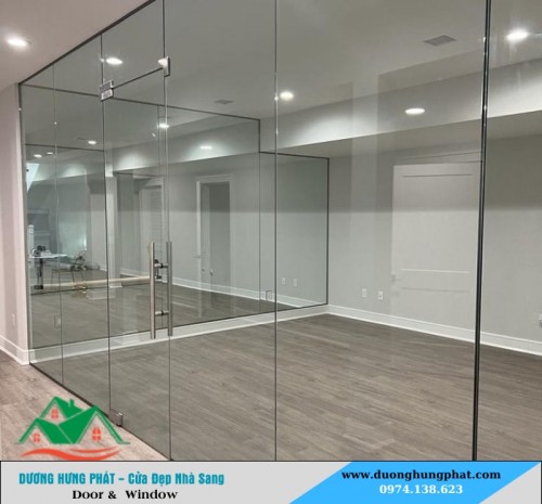 Thi Công Vách Kính Cường Lực Uy Tín Gía Rẻ Quận 7 TP.HCM