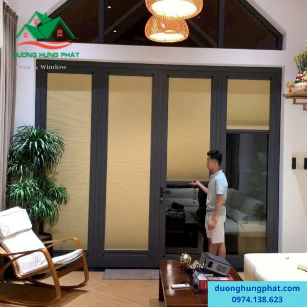 rèm kính bằng vách ngăn tổ ong 