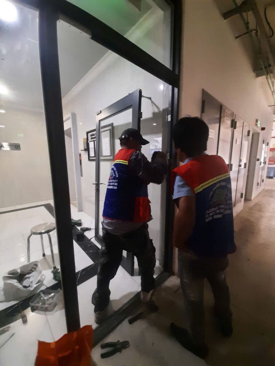 sửa chữa cửa nhôm Xingfa quận 1 TPHCM