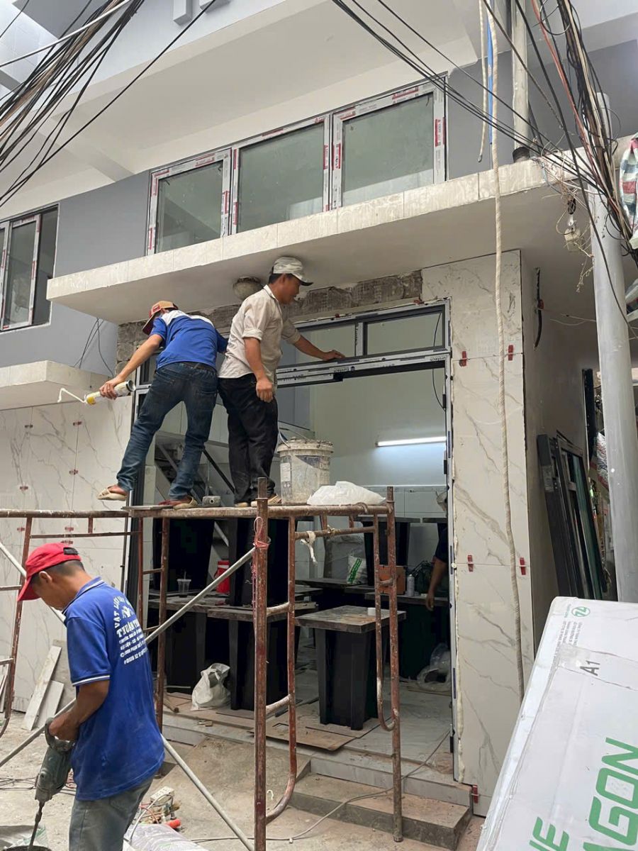 lắp đặt cửa nhôm Xingfa tại An Phú Đông TP.HCM