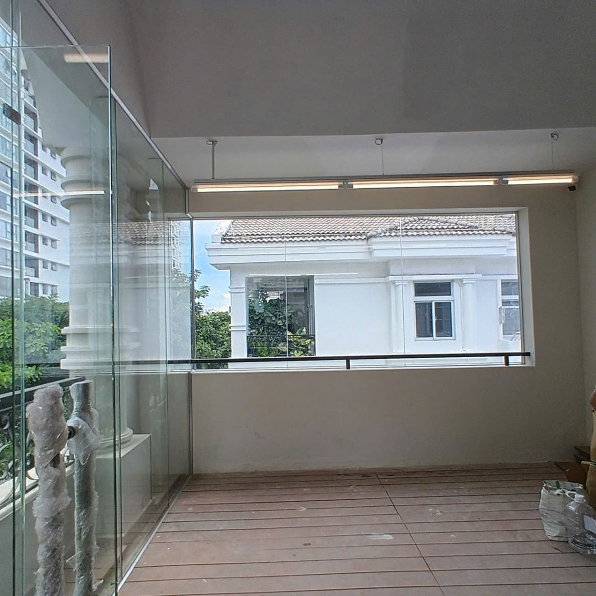 cửa kính cường lực tại Tân Bình